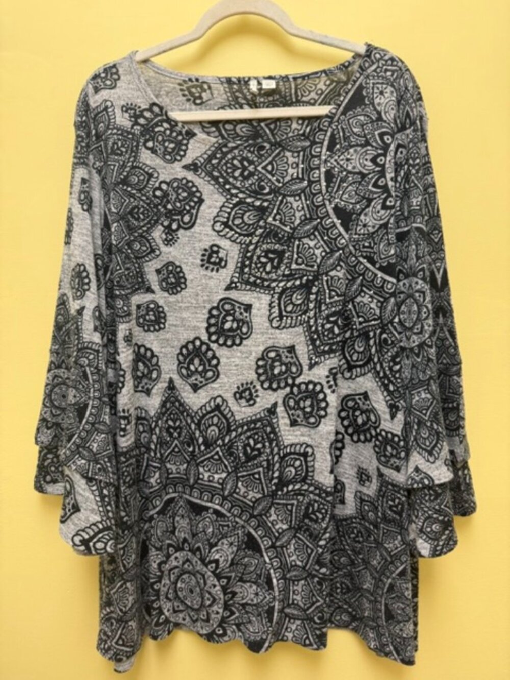 C'est 1984 Grey & Black Bohemian Tunic w/rhinestones Womens 22/24W